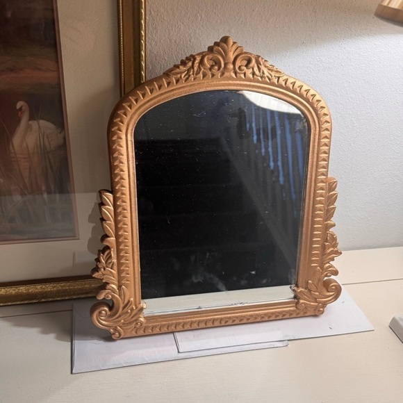 - Golden ornate mirror frame - Picture 4 of 5